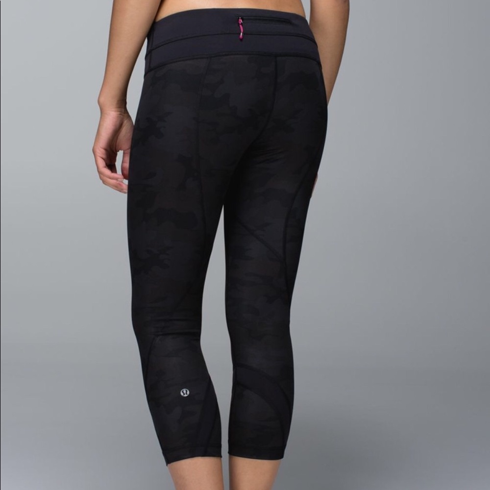 NWOT Camo Run Inspire Crop RARE
